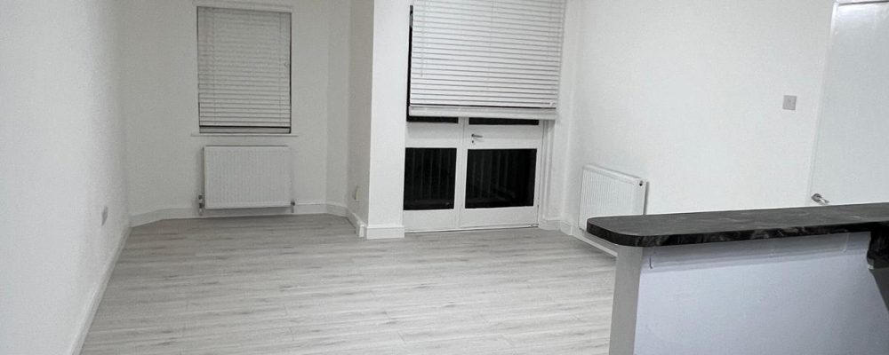 2 bed flat refurb se19 (10)